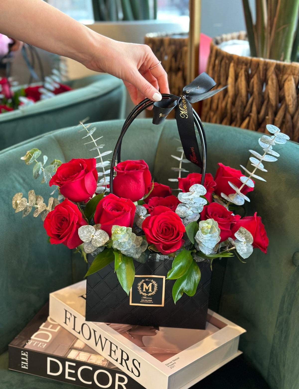 MOTHER'S DAY  - 12 Roses-Basket of love