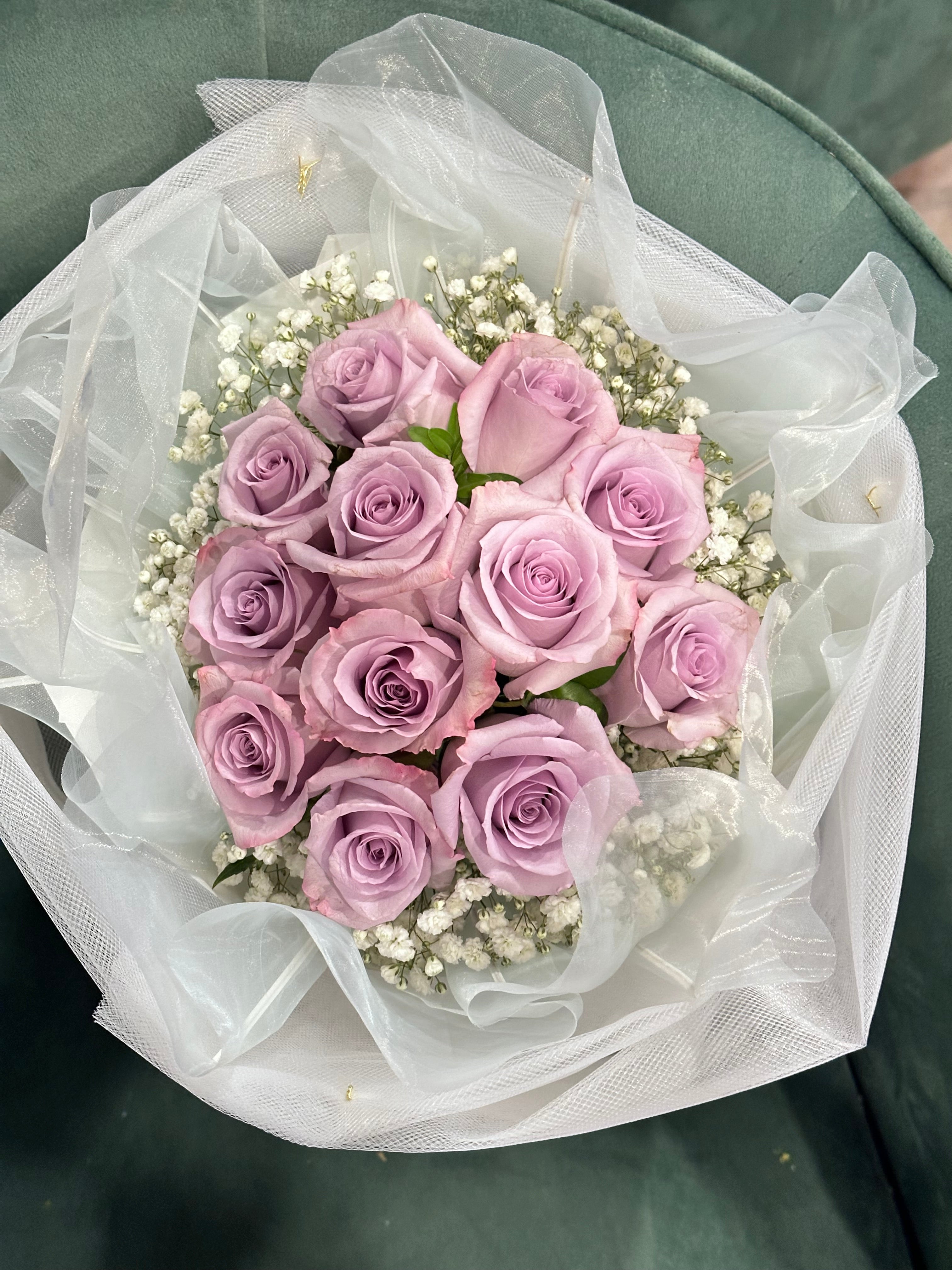 15 Lavender Roses