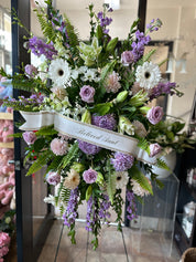 Funeral and condolences Standing spray