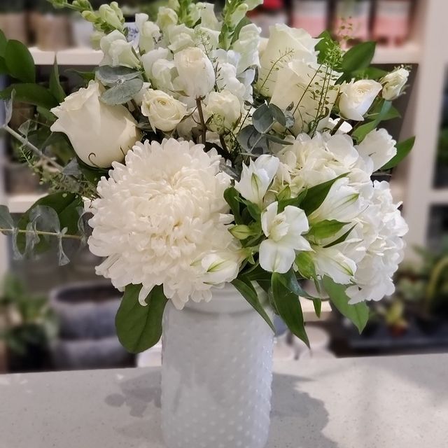 White Flowers Sympathy Arrangement Flower Delivery Toronto Same Day Delivery Moon’s