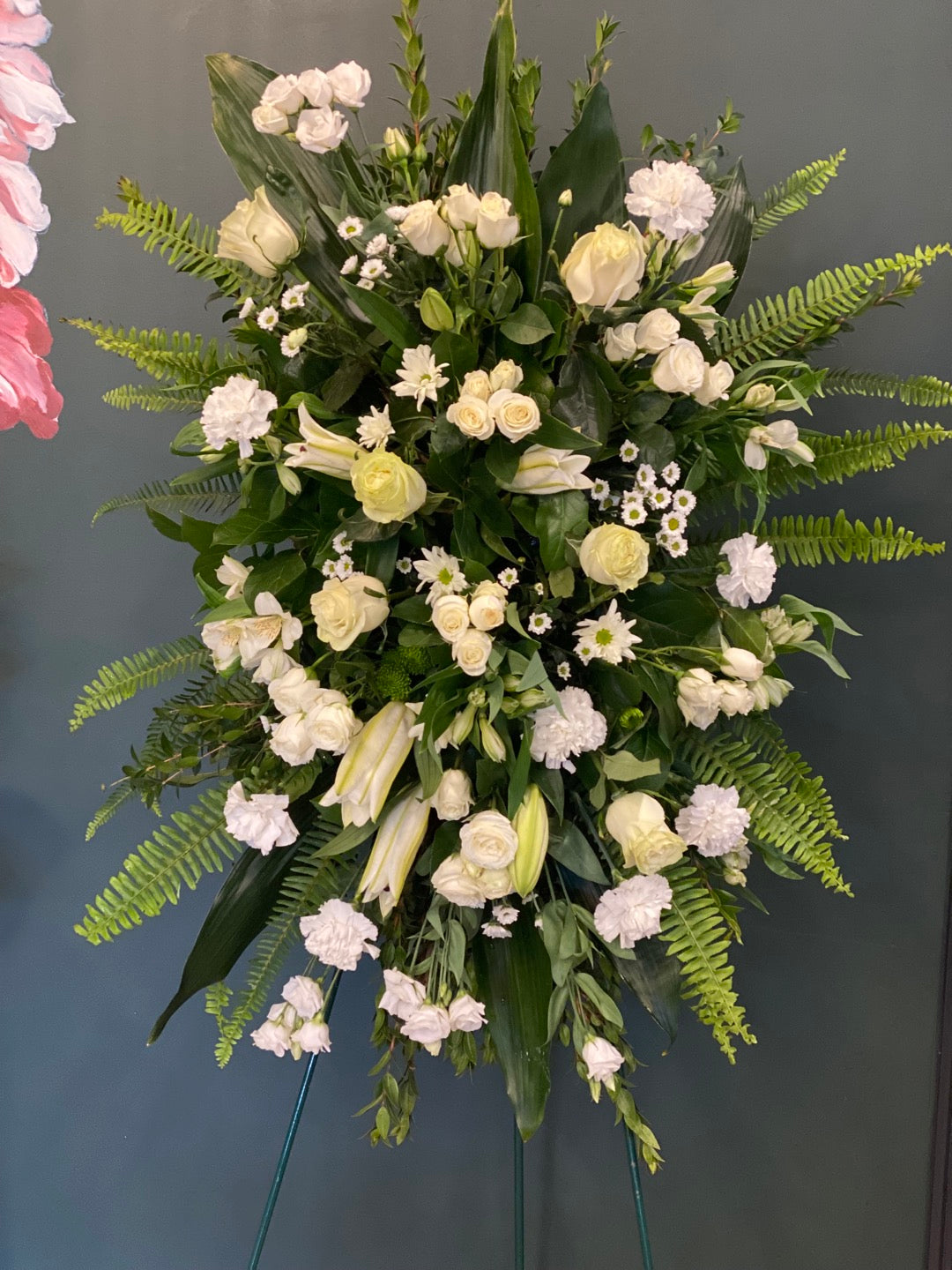 Funeral and condolences Standing spray