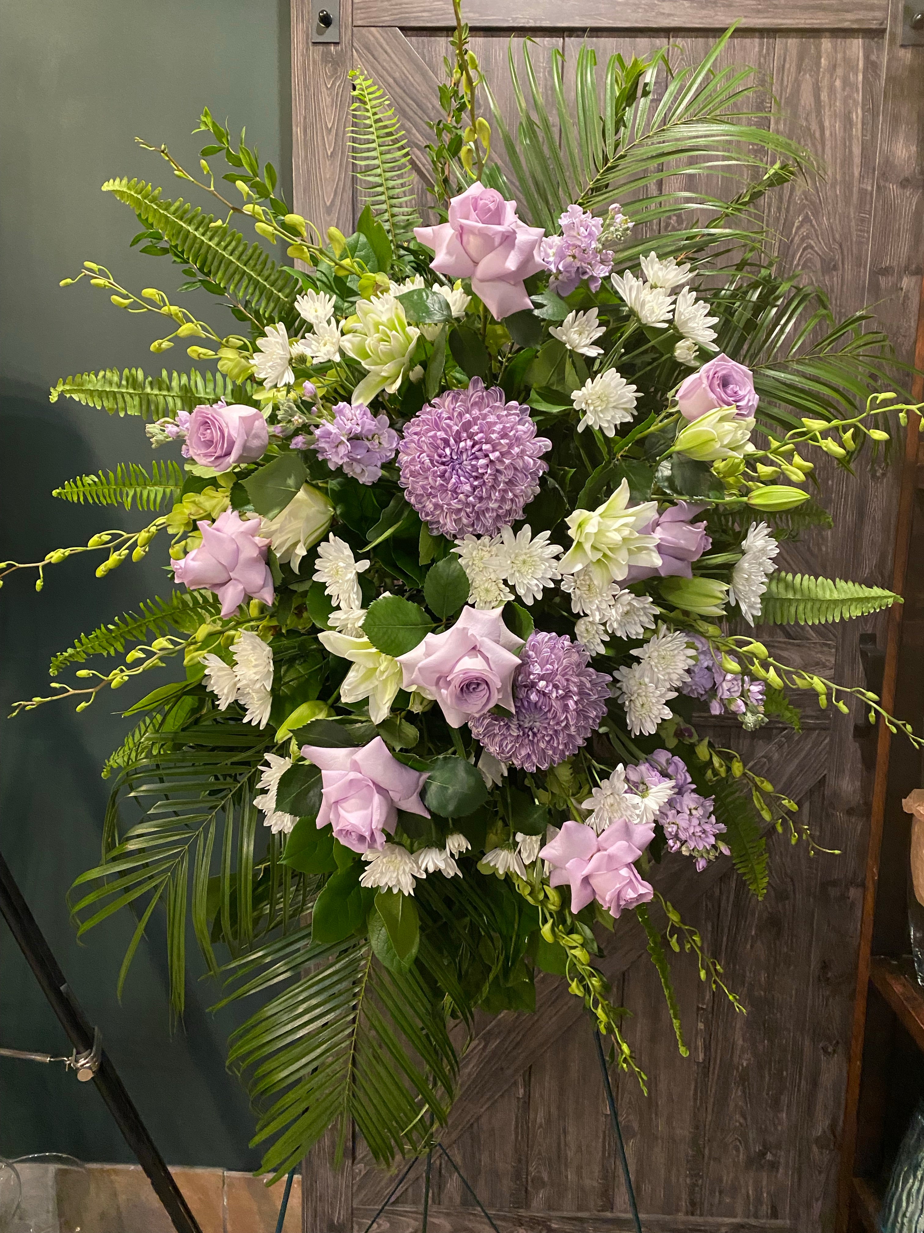 Funeral and condolences Standing spray