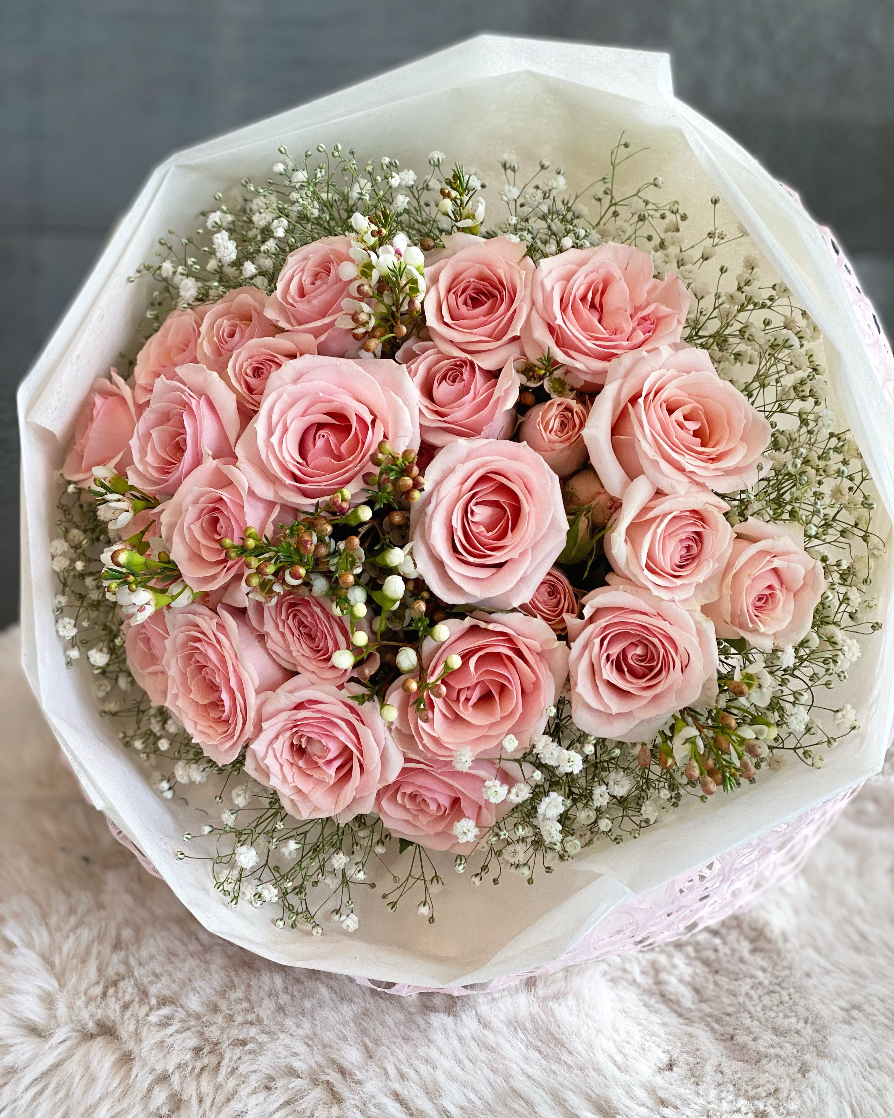 MOTHER'S DAY  - Princess Bouquet. - 10 Stems Pink Roses