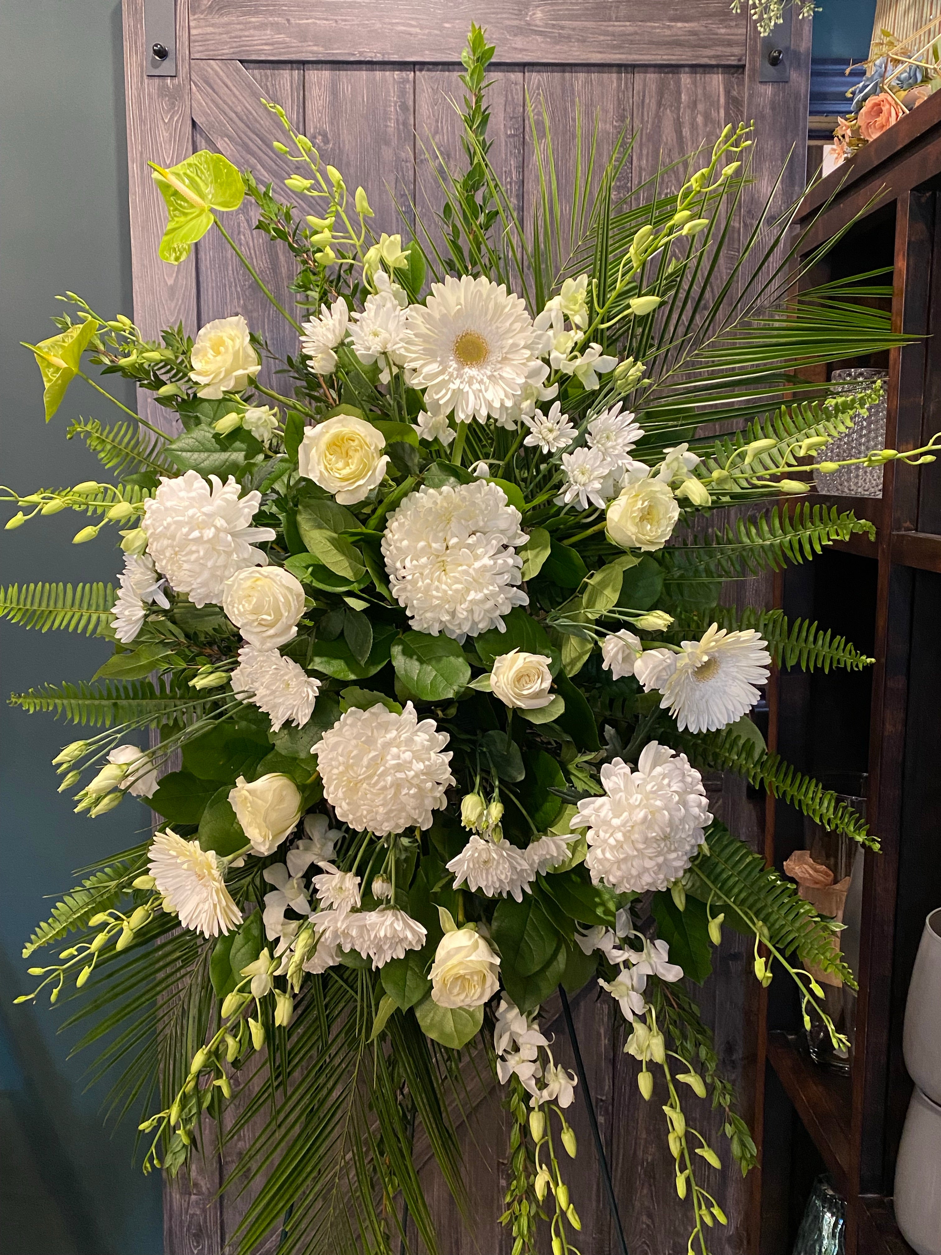 Funeral and condolences Standing spray