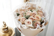 15 Champagne roses