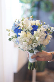 blue white bridal bouquet calla lily roses unique wedding flowers Toronto Moon’s Flowers