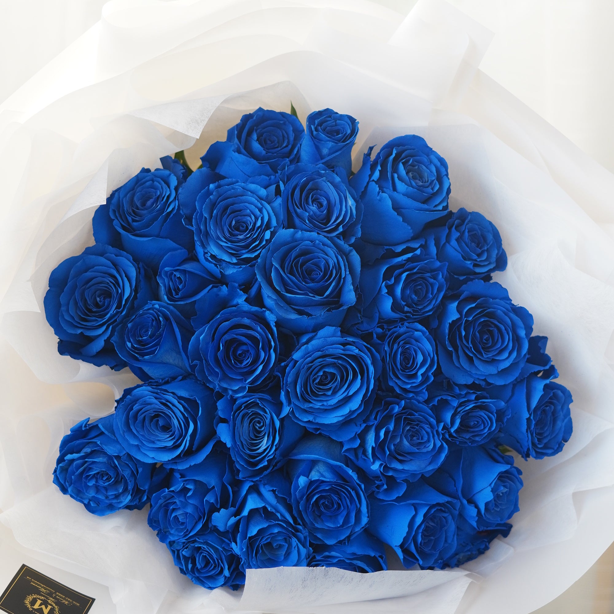 30 blue roses