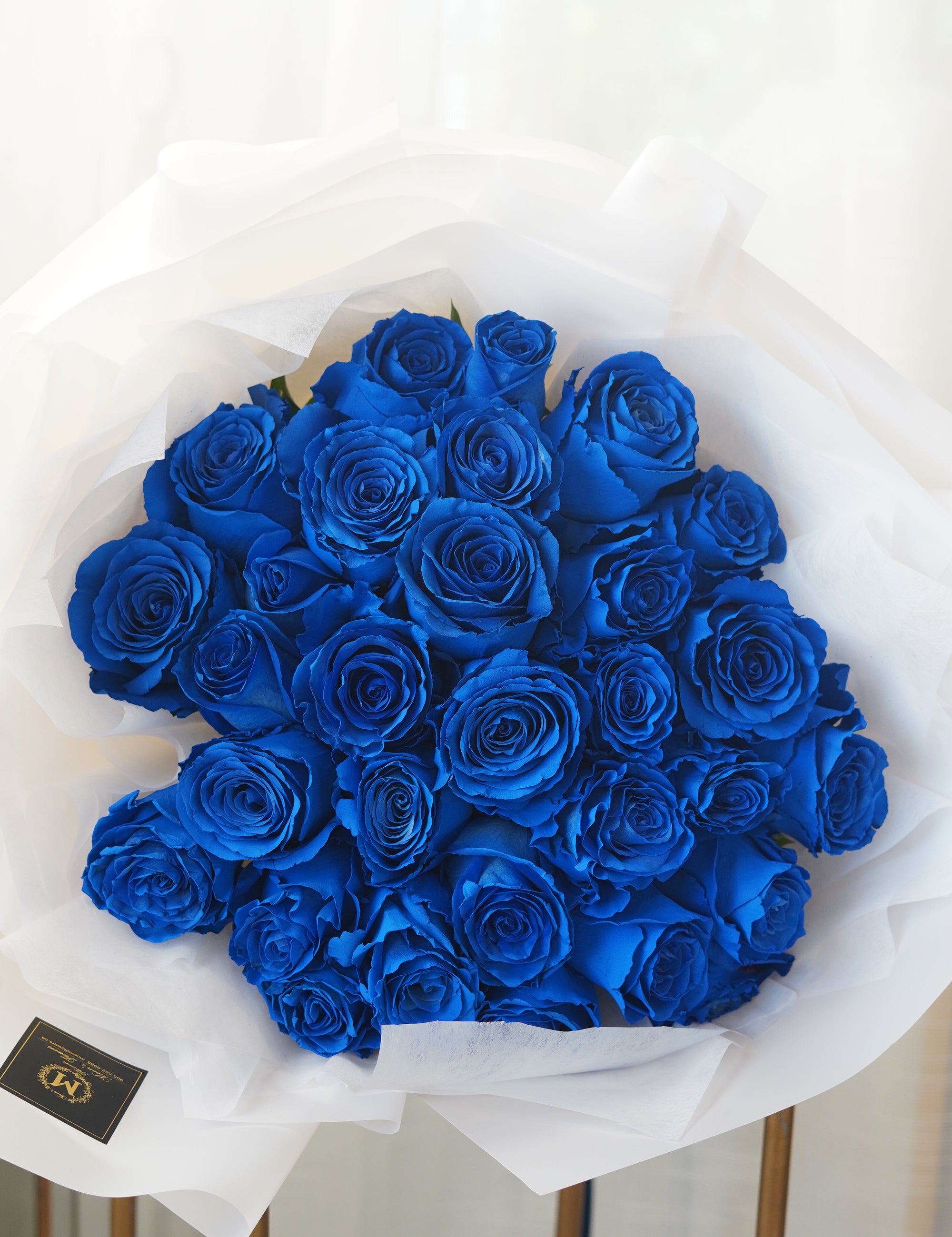 30 blue roses