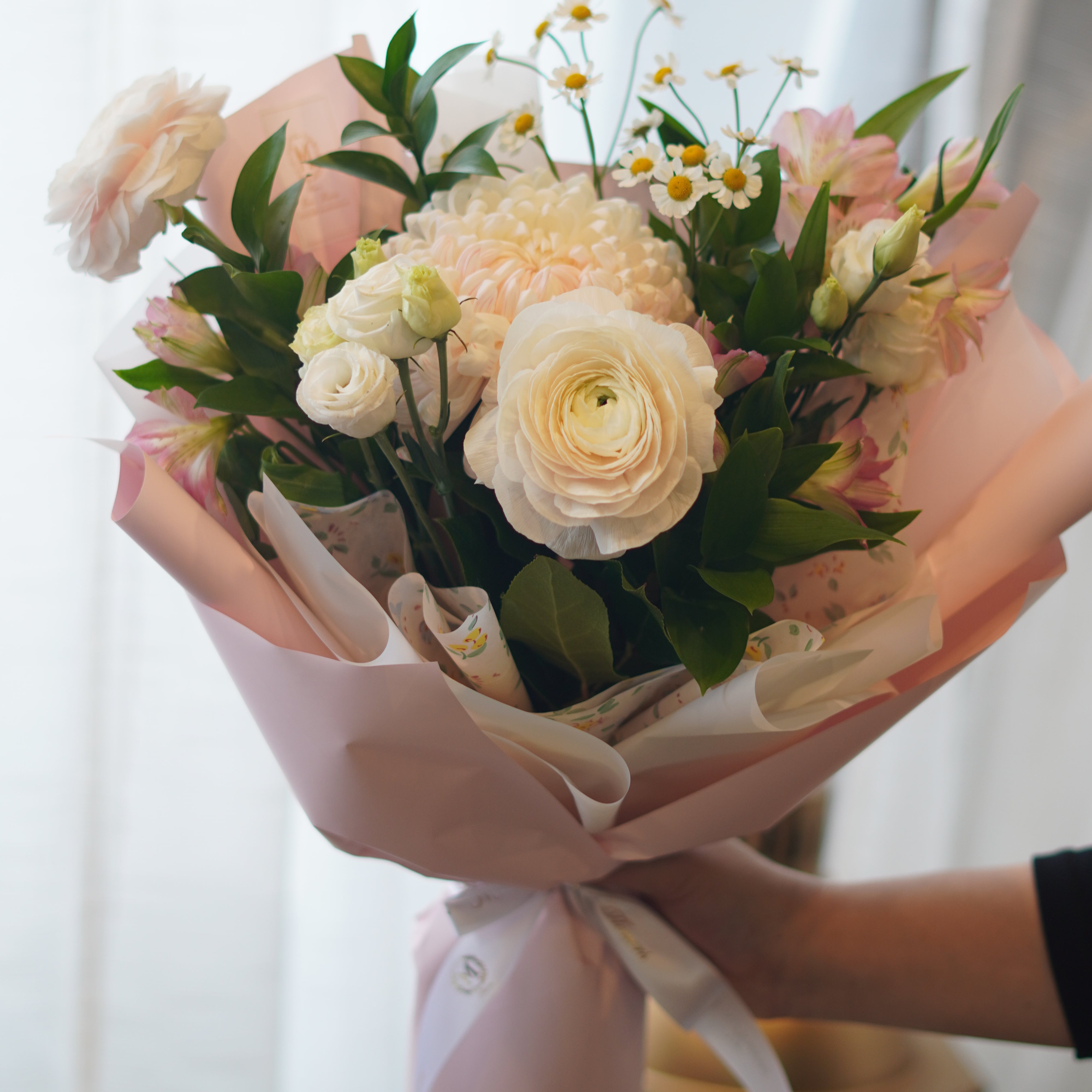 Front view of a fresh flower bouquet – Toronto flower delivery by Moon’s Flowers
