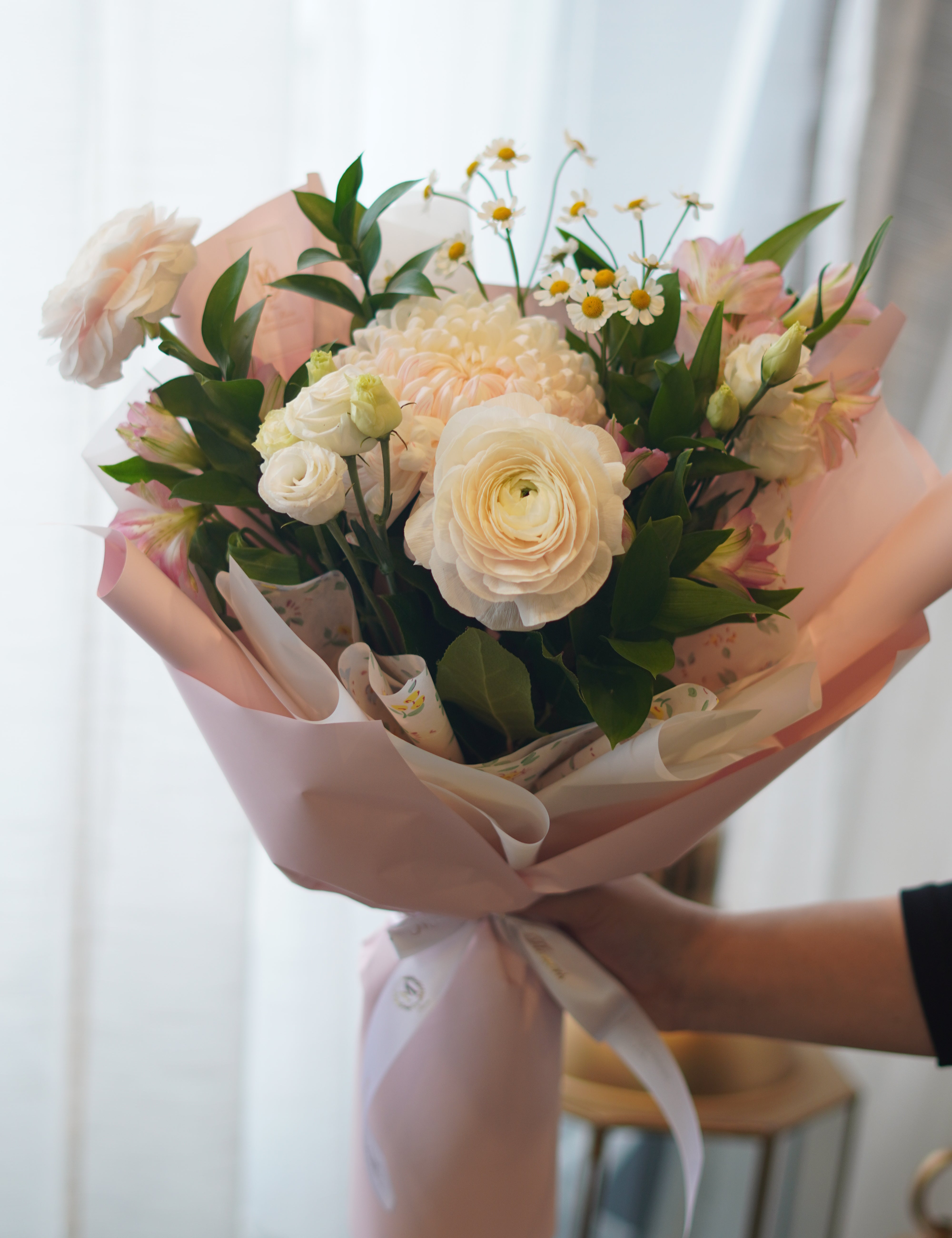 Front view of a fresh flower bouquet – Toronto flower delivery by Moon’s Flowers
