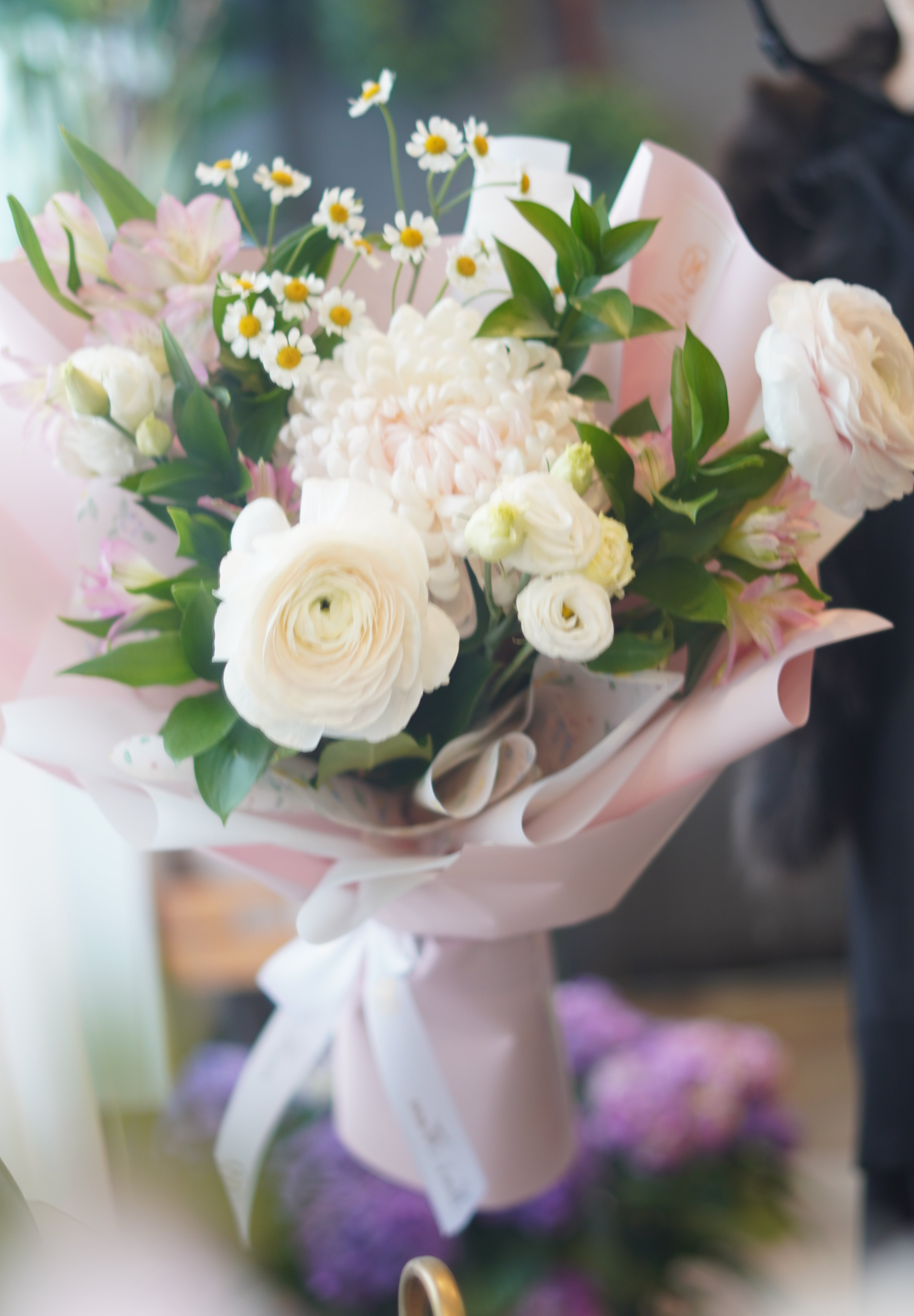 Front view of a fresh flower bouquet – Toronto flower delivery by Moon’s Flowers
