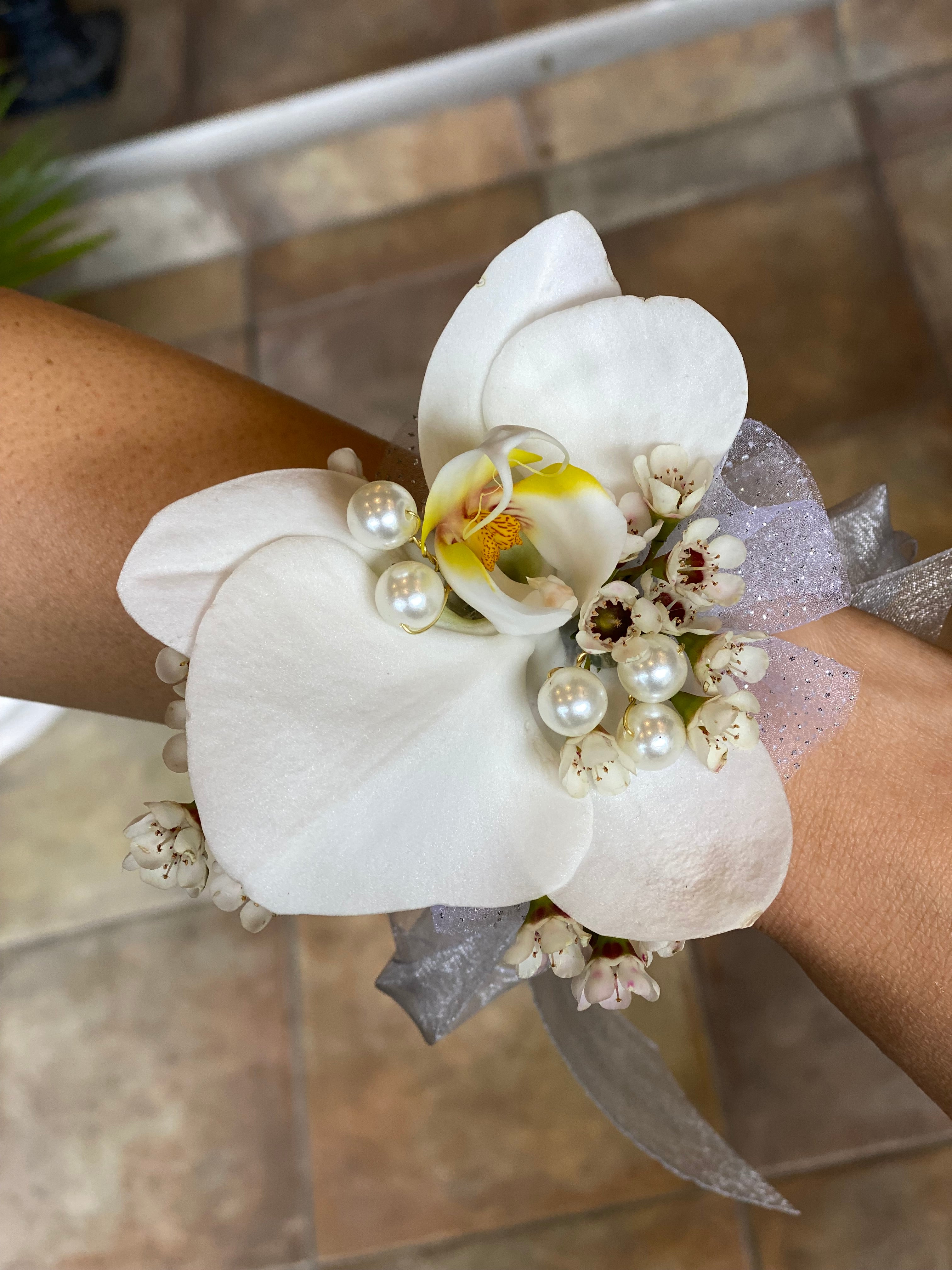 White Corsage | Flower Delivery Toronto | Flower Shop Toronto