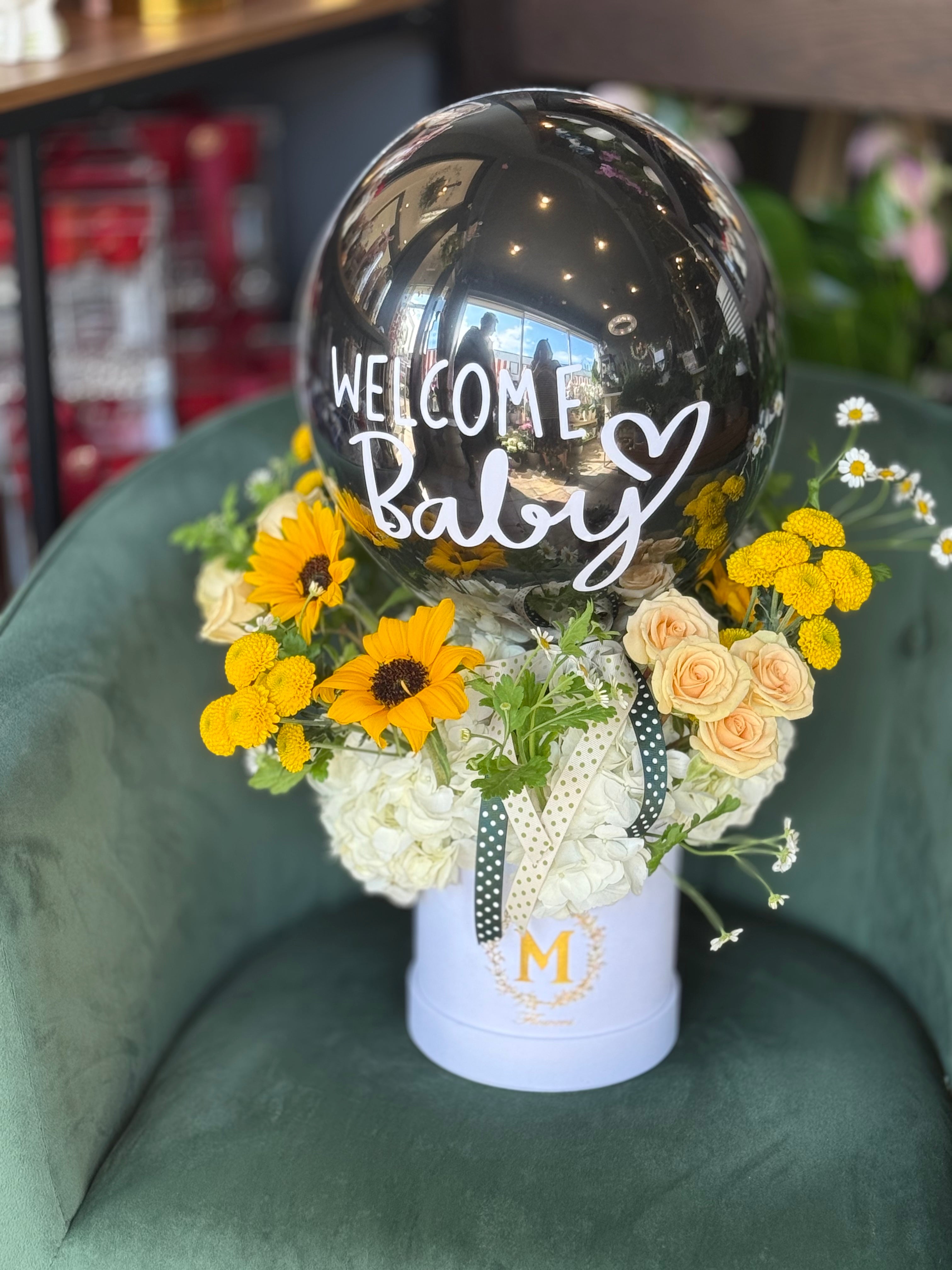 Gender Reveal Arrangement with Balloon