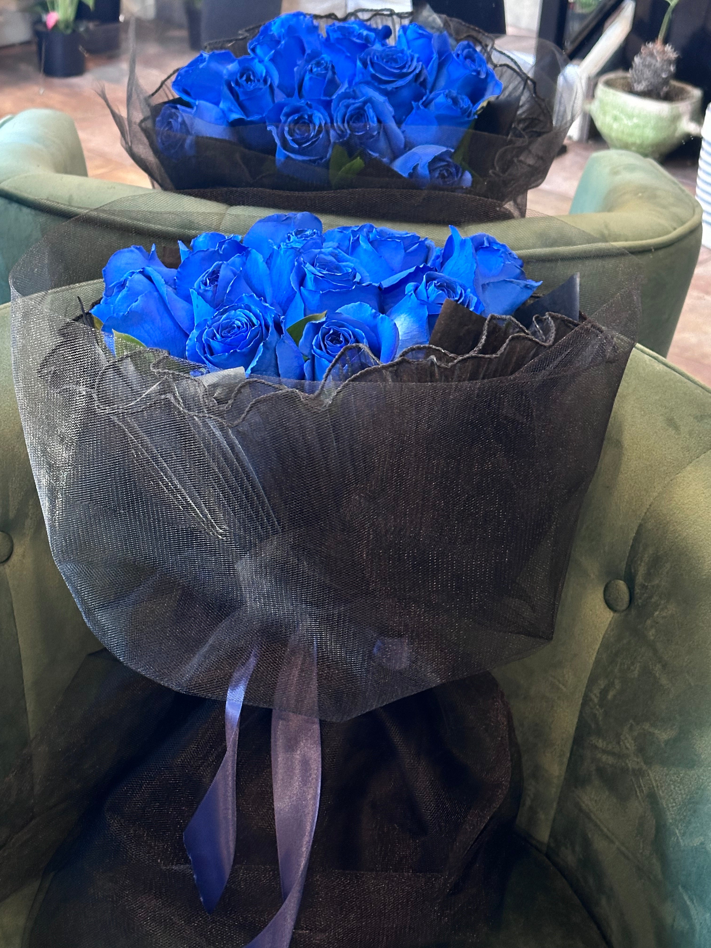 30 Blue Roses