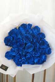 30 blue roses