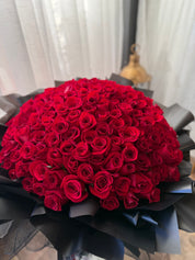 100 red roses