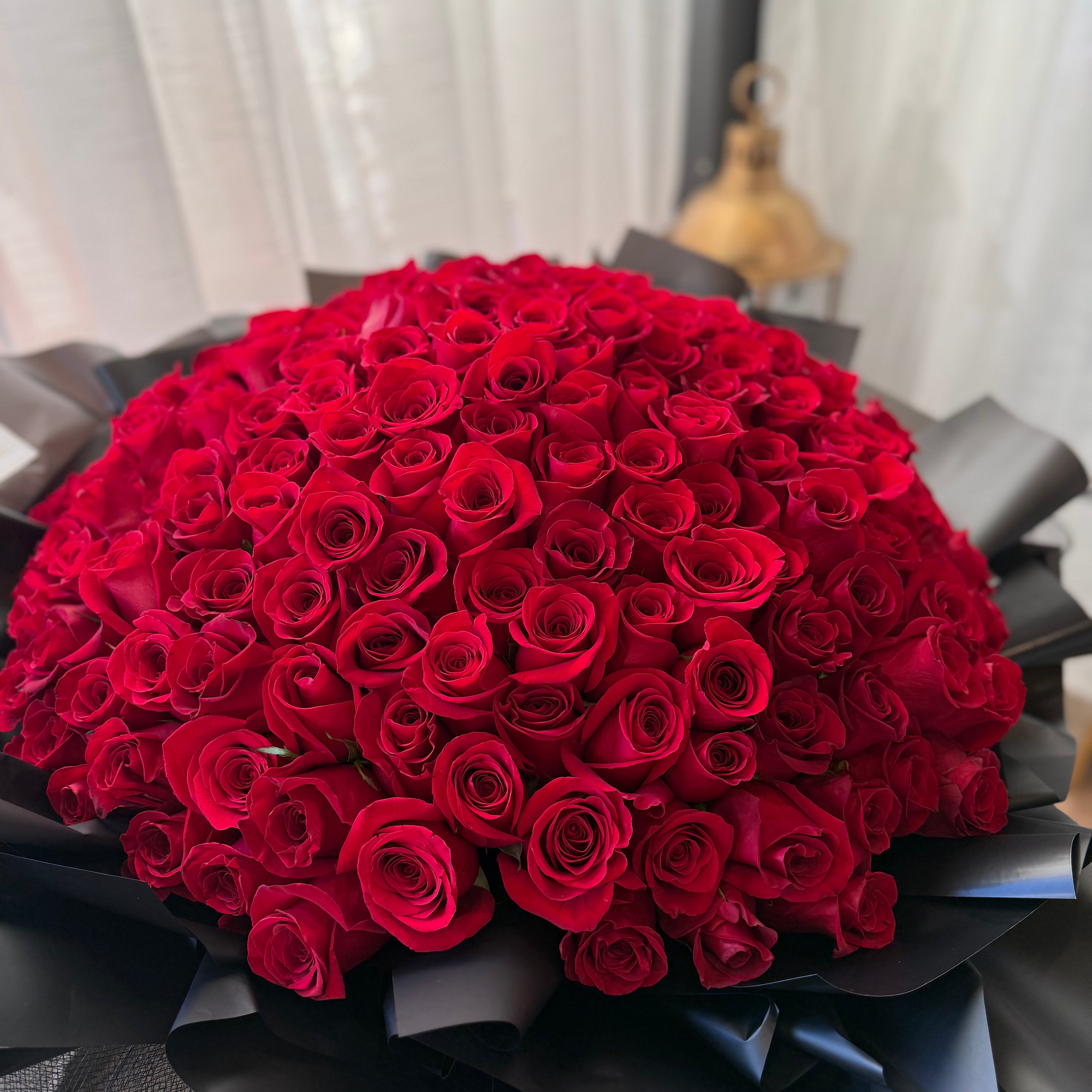 100 red roses