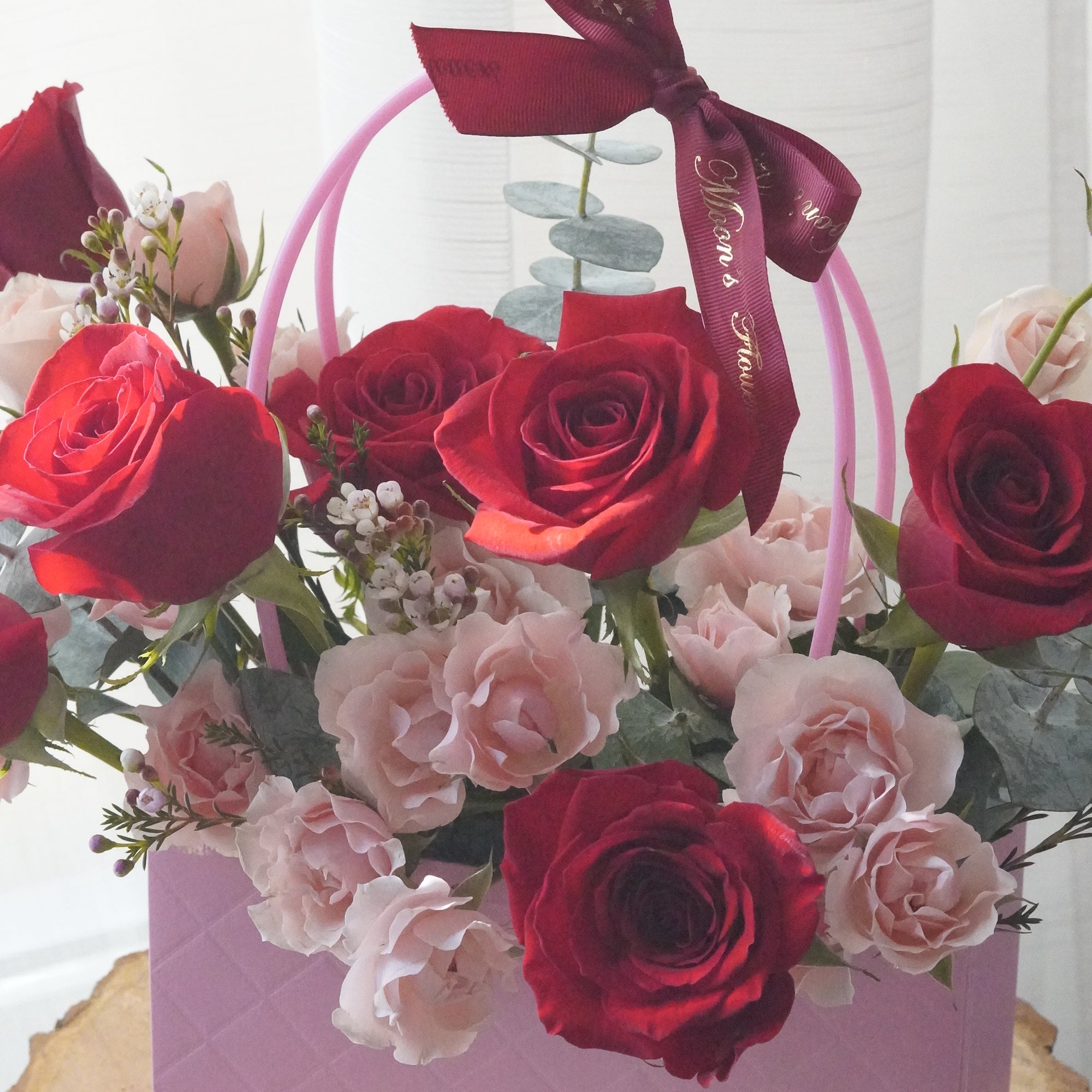 RED-Red_Blush_Rose_Basket_CLOSEUP.jpg