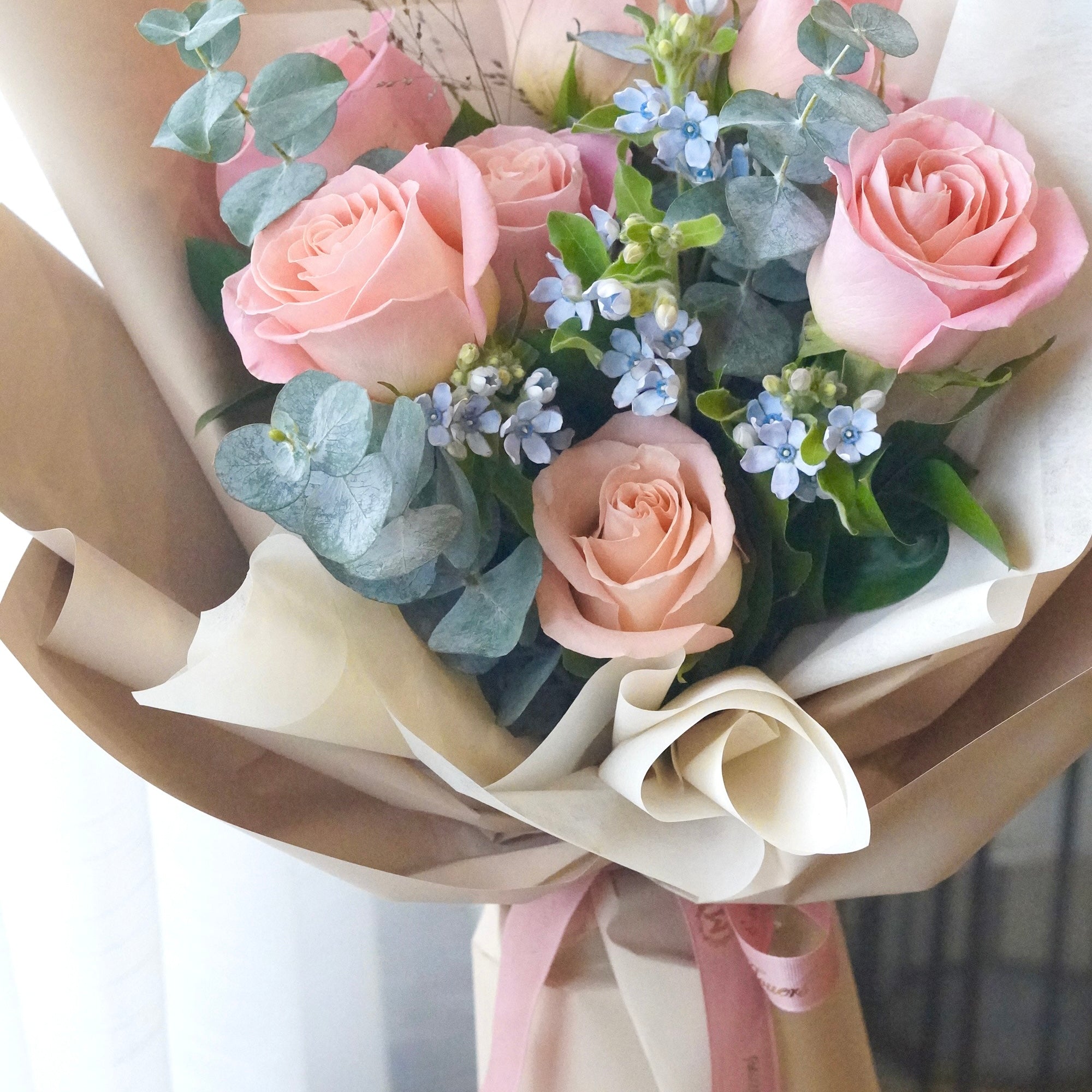 Sky_Blush_Rose_Bouquet_secondary_image.jpg
