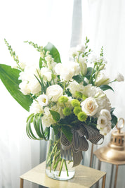 White and green flower arrangement with roses and hydrangea – Moon’s Flowers Toronto