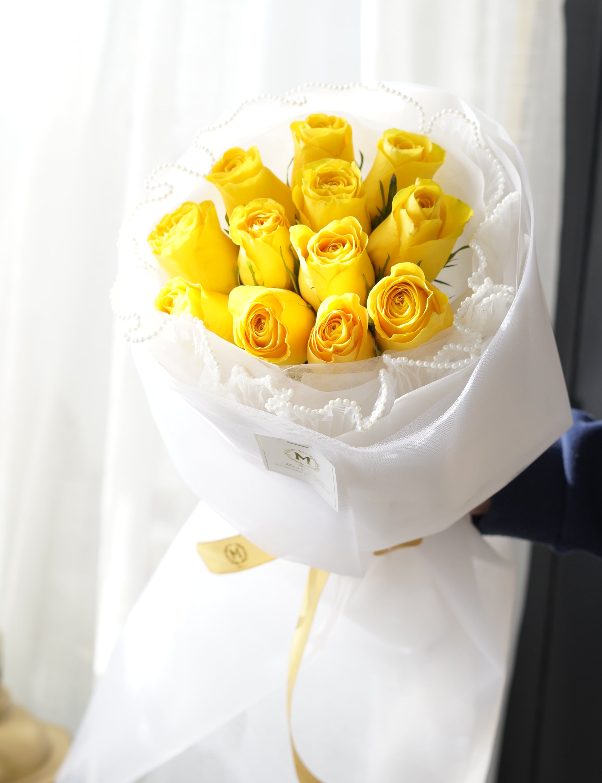 Yellow_Rose_Round_Bouquet.jpg