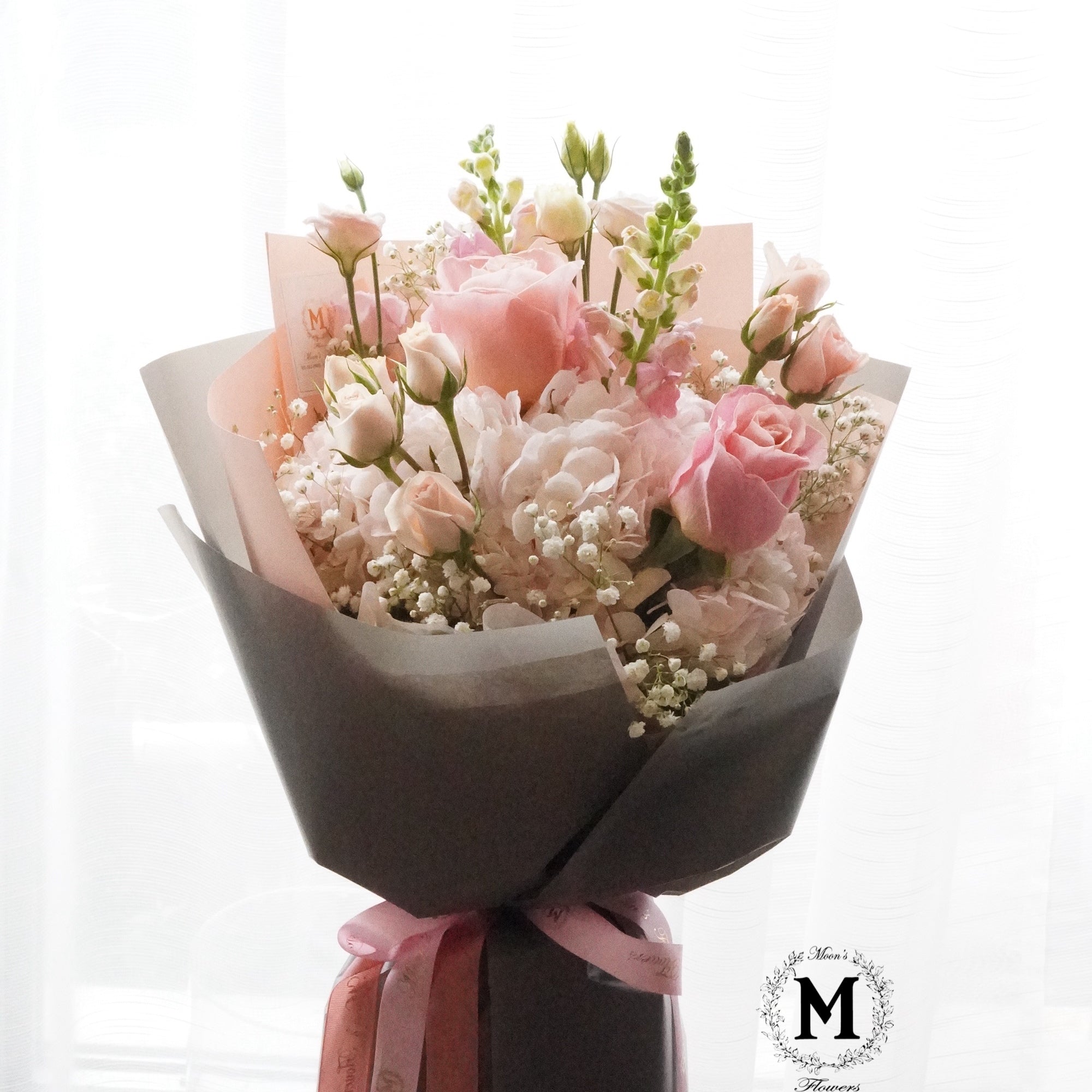 Soft pink rose and lisianthus mixed flower bouquet for anniversary and birthday gifts