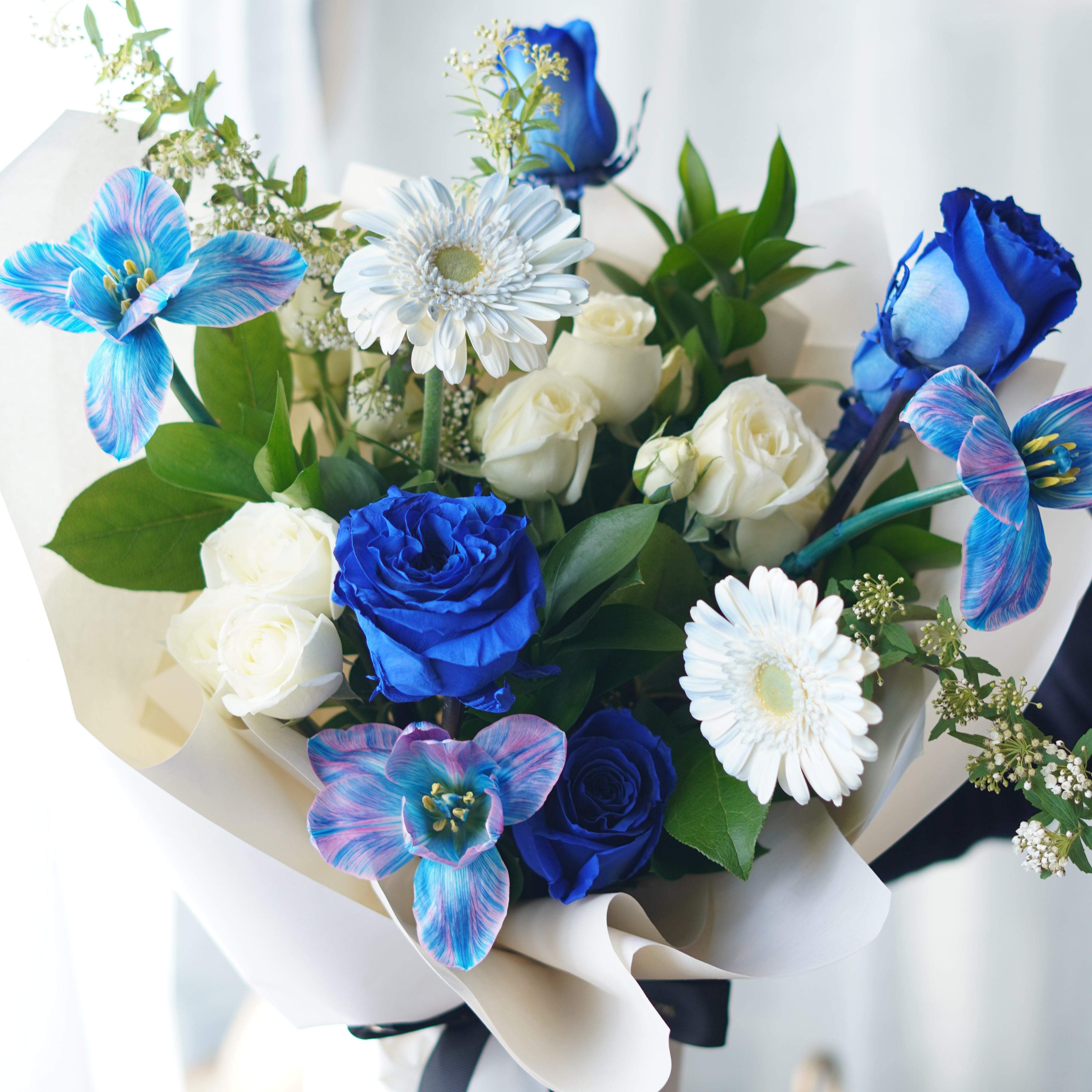 elegant blue rose bouquet Toronto florist