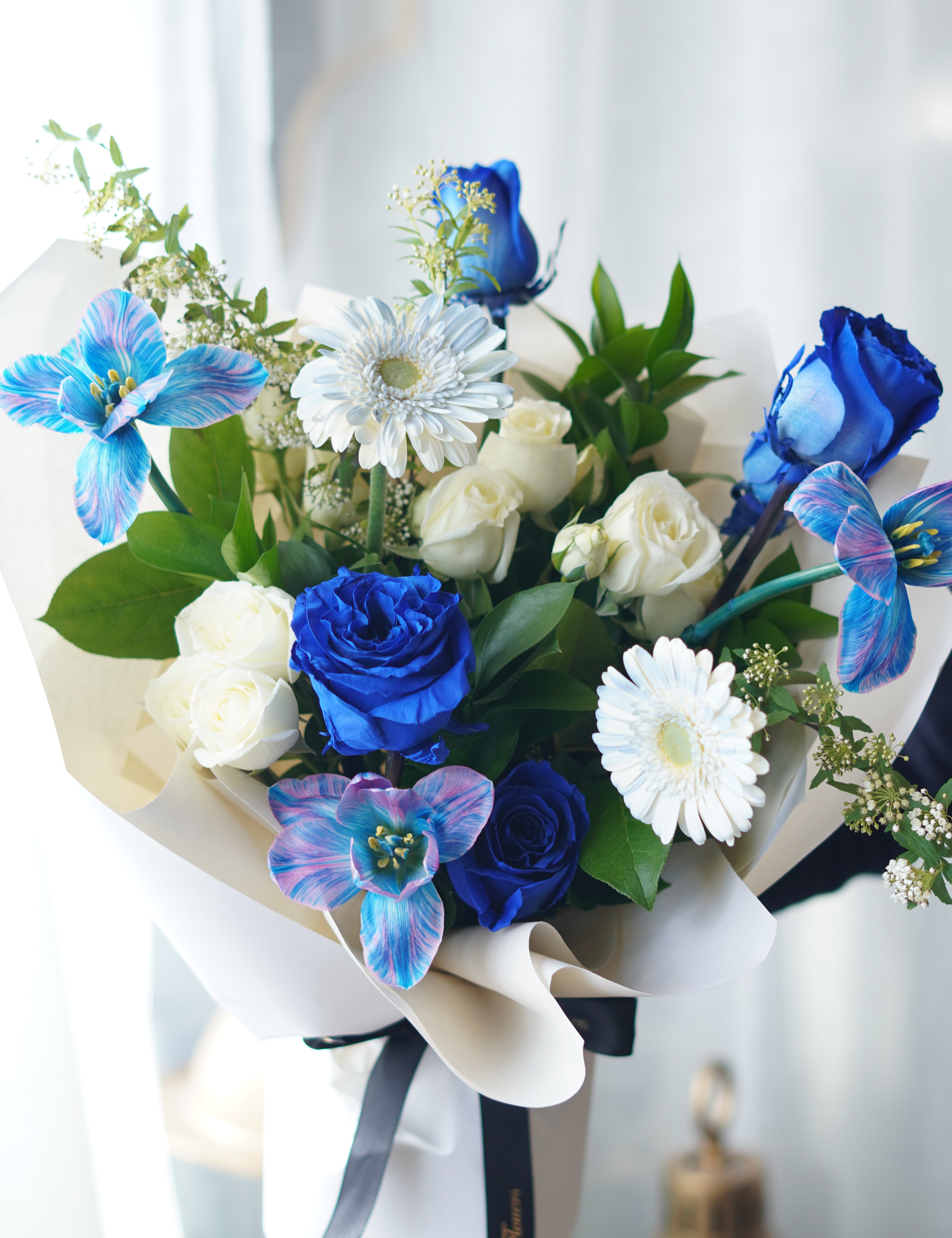 elegant blue rose bouquet Toronto florist