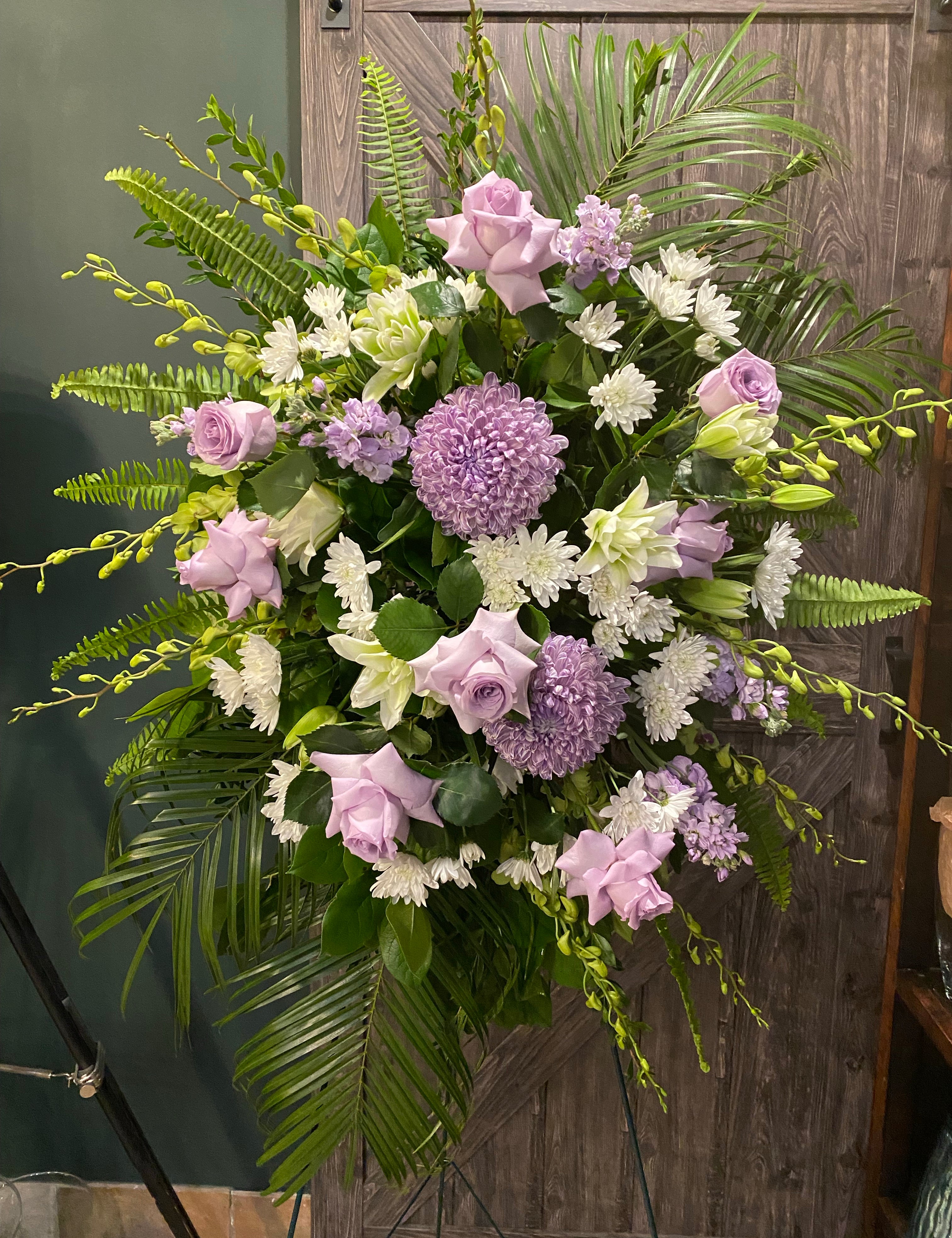 Funeral and condolences Standing spray